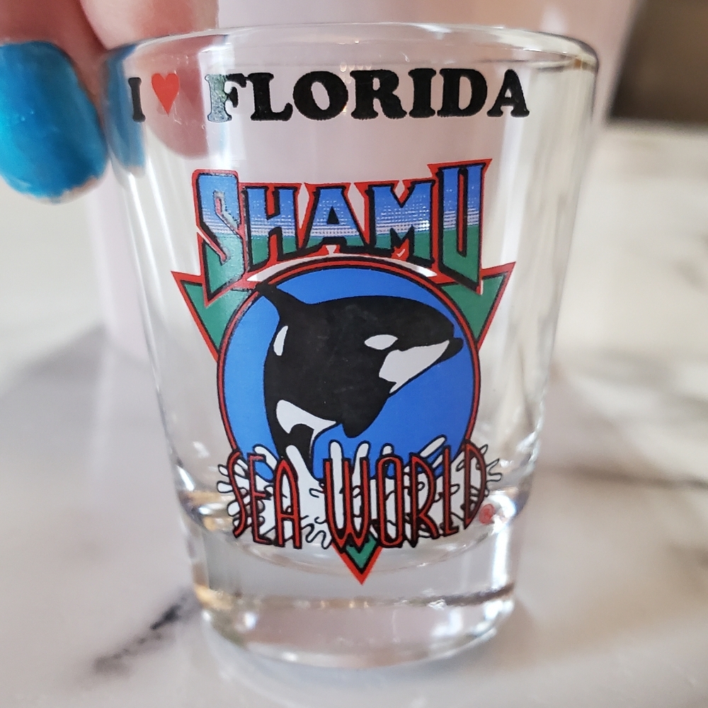SHAMU Sea World Shot Glass I ❤️FLORIDA